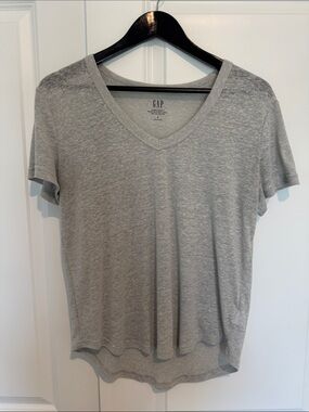 GAP Women’s V-Neck T-Shirt in gray. Sheer linen fabric.